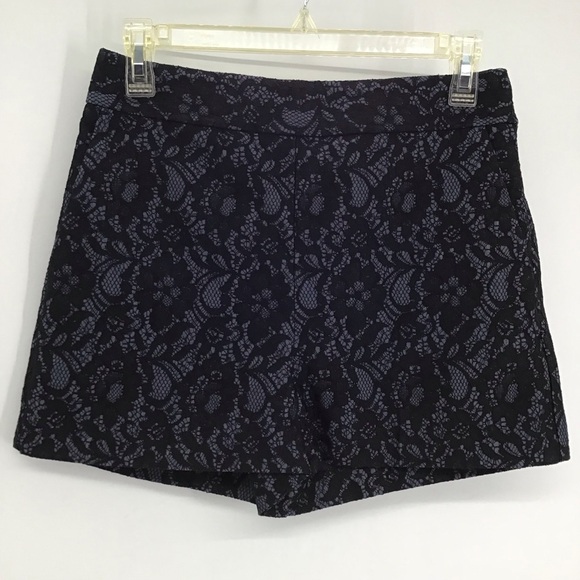 Express Lace Floral Flat Front Side Zip Pocket Shorts Black/Blue Size 4 - Picture 3 of 7